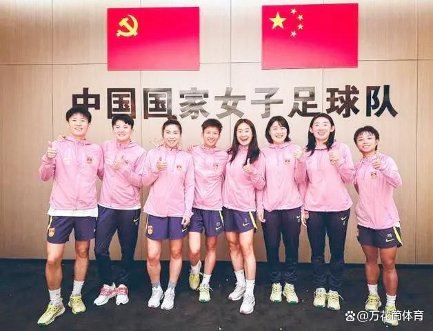 由美国哥伦比亚影片公司出品的好莱坞时尚动作大片《霹雳娇娃》今日发布定档海报和全新的中国独家超级预告，正式宣布电影内地定档11月15日，北美同步上映